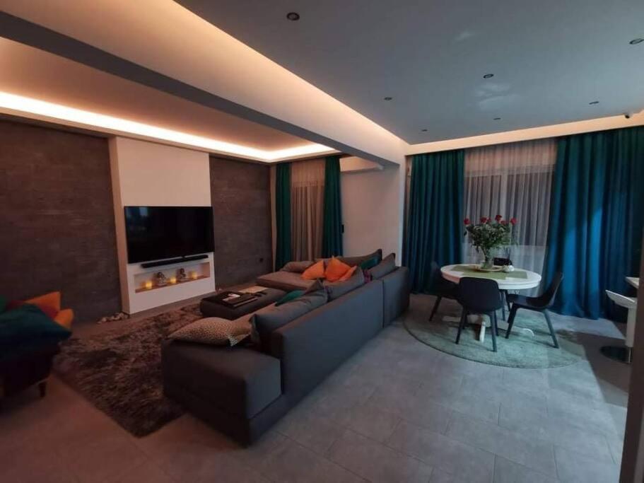 Live Minimal Apartment Атина Екстериор снимка