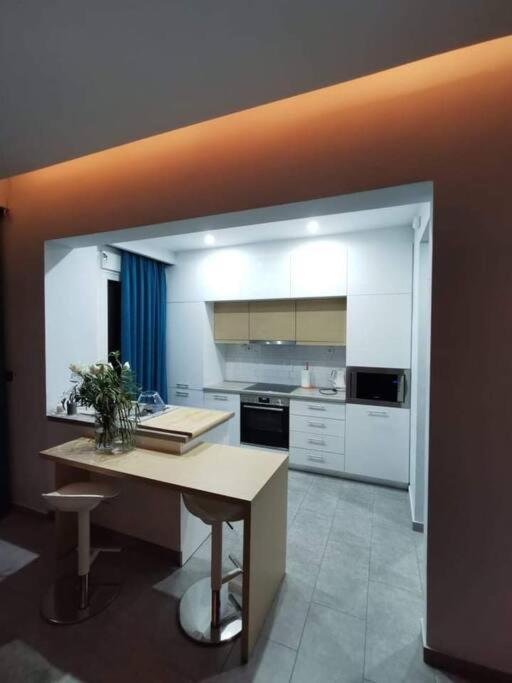 Live Minimal Apartment Атина Екстериор снимка
