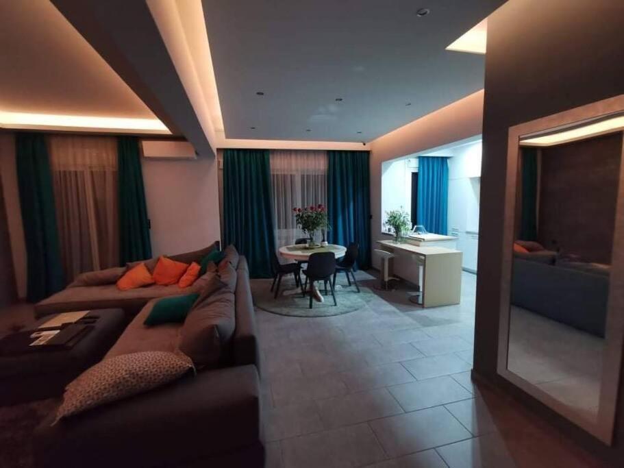 Live Minimal Apartment Атина Екстериор снимка