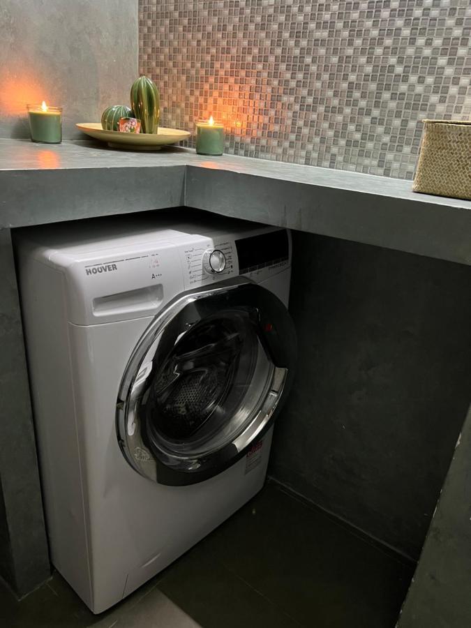 Live Minimal Apartment Атина Екстериор снимка